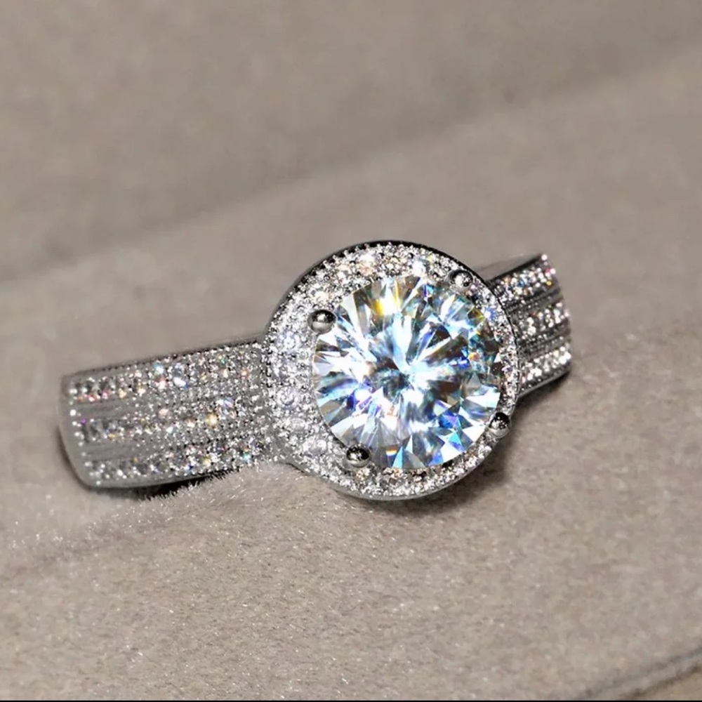 Women ring - Picture 2 of 6